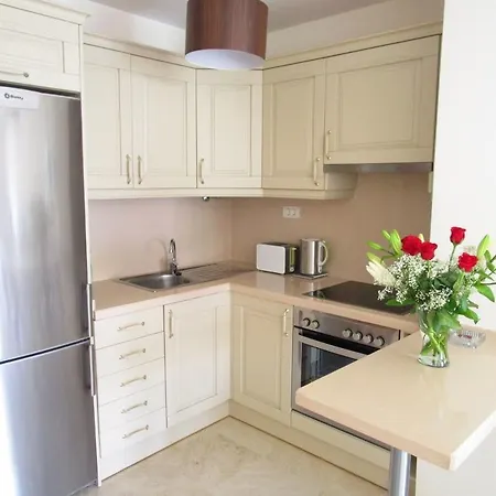 Paradise Apartaments شقة بالم مار