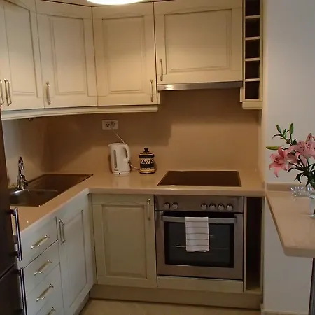 Paradise Apartaments بالم مار